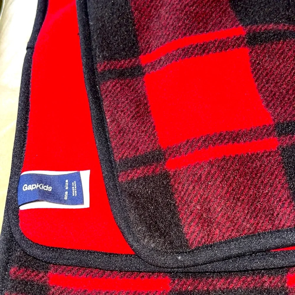 Gap Kids Plaid Scarf. Polartech type material